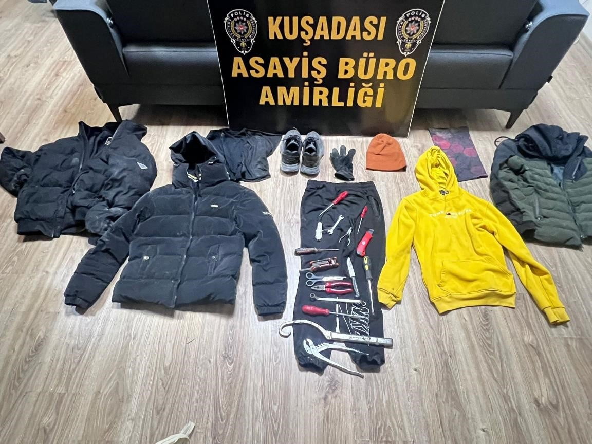 AYDIN'IN KUŞADASI İLÇESİNDE 6 FARKLI HIRSIZLIK SUÇUNDAN ARANAN ŞAHIS, KISKIVRAK YAKALANDI.
