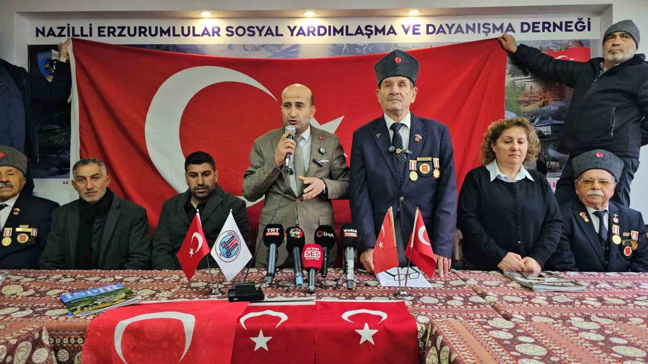 AYDIN'IN NAZİLLİ İLÇESİNDE TÜM DERNEKLERİN KATILIMIYLA TÜRK BAYRAĞINA YAPILAN ÇİRKİN SALDIRIYI...