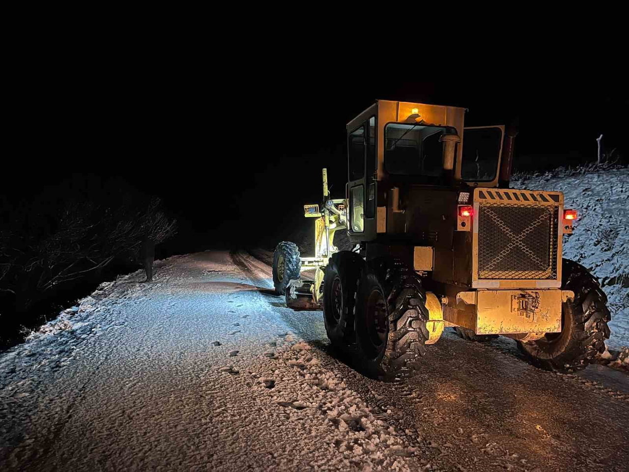 AYDIN'IN YÜKSEK KESİMLERİNDE ETKİLİ OLAN KAR YAĞIŞININ ARDINDAN AYDIN BÜYÜKŞEHİR BELEDİYESİ...