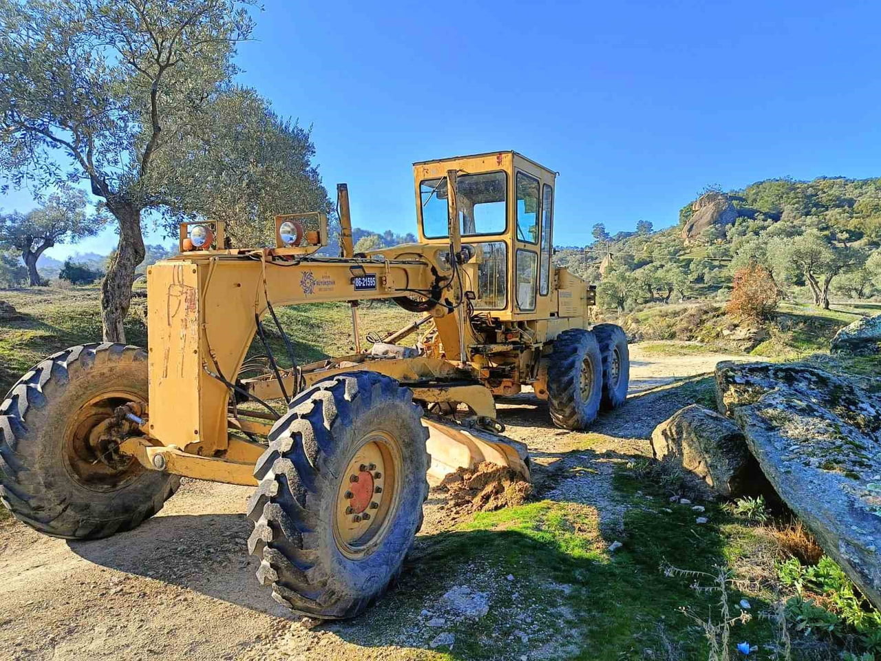 AYDIN BÜYÜKŞEHİR BELEDİYESİ FEN İŞLERİ DAİRESİ BAŞKANLIĞI EKİPLERİ, AYDIN’IN TÜM İLÇELERİNDE...