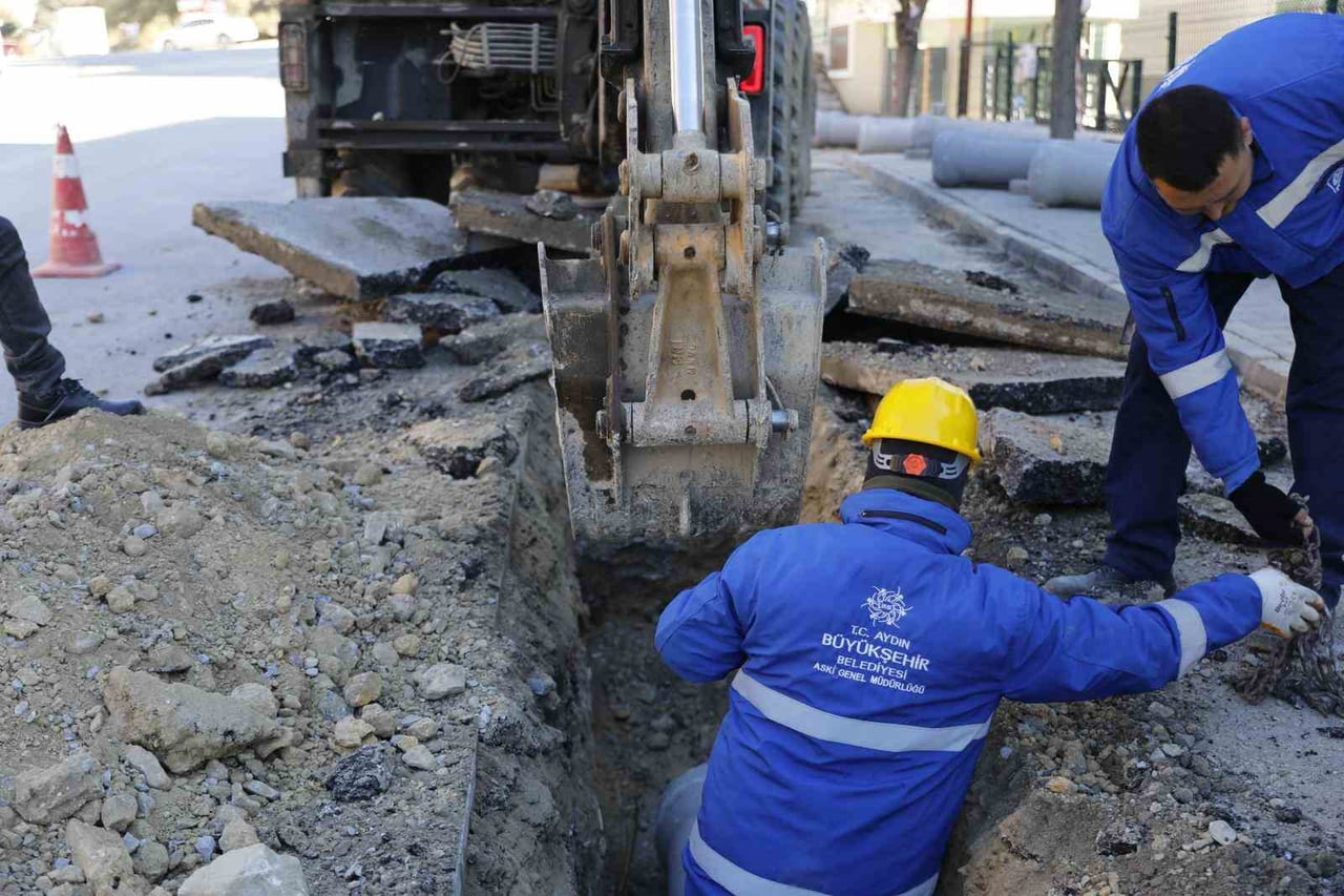 AYDIN BÜYÜKŞEHİR BELEDİYESİ VE ASKİ GENEL MÜDÜRLÜĞÜ TARAFINDAN KENTİN DÖRT BİR YANINDA HAYATA...