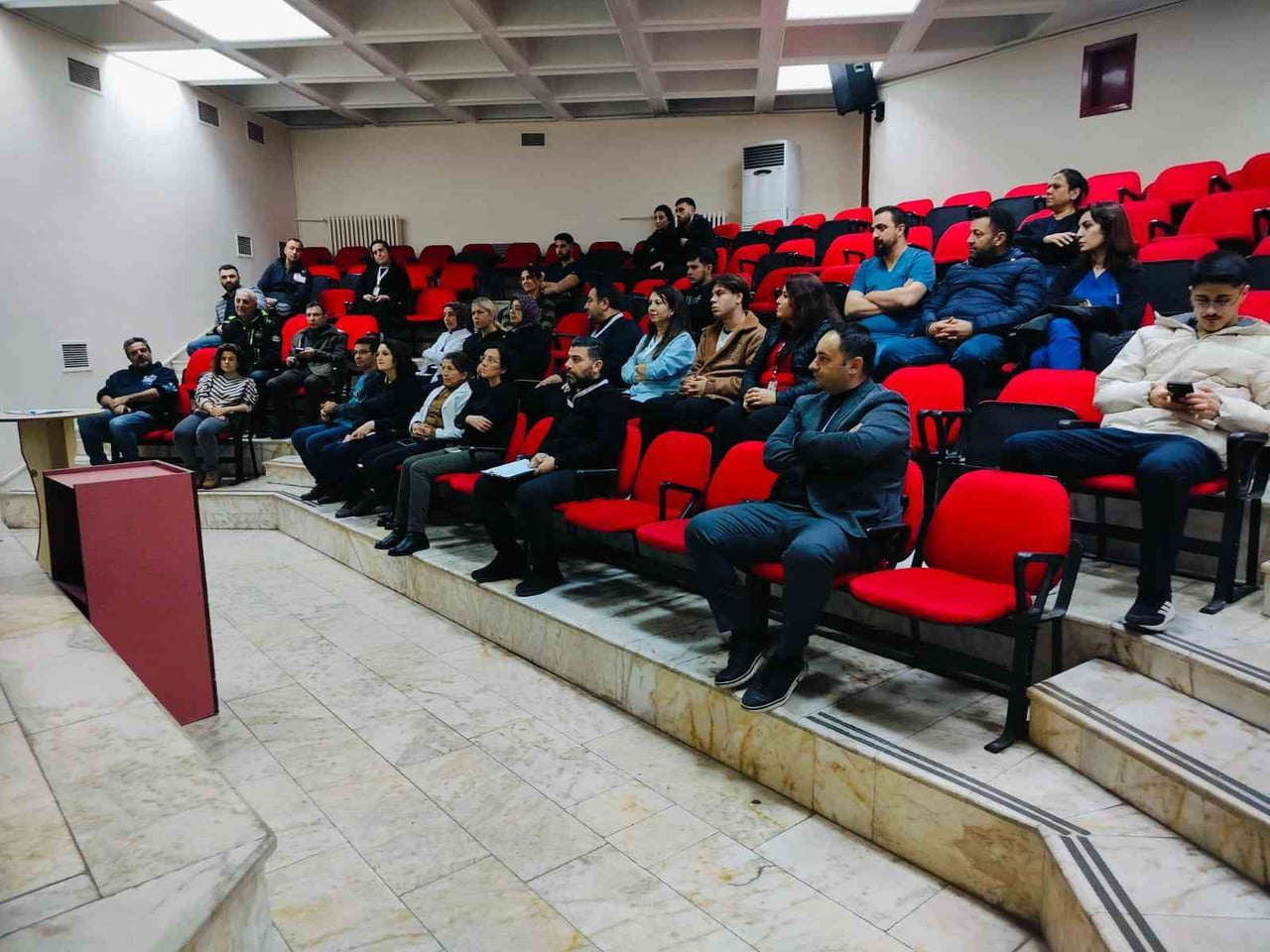 AYDIN DEVLET HASTANESİ'NDE DÜZENLENEN TOPLANTIDA ÇALIŞAN MEMNUNİYETİ, HİZMET KALİTESİ VE HASTA...