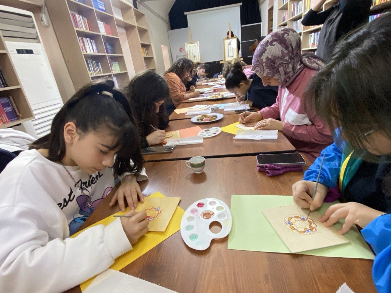 AYDIN GENÇLİK MERKEZİ’NE BAĞLI GENÇLER, CİHANOĞLU KÜLLİYESİ’NİN TARİHİ ATMOSFERİNDE DÜZENLENEN...