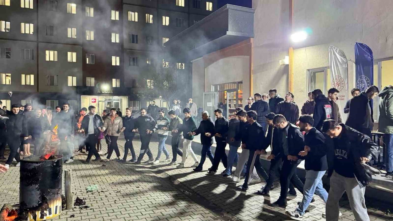 AYDIN GENÇLİK VE SPOR İL MÜDÜRLÜĞÜ’NÜN YURTLARDA DÜZENLEDİĞİ "BİZ BİZE MORAL AKŞAMLARI"...