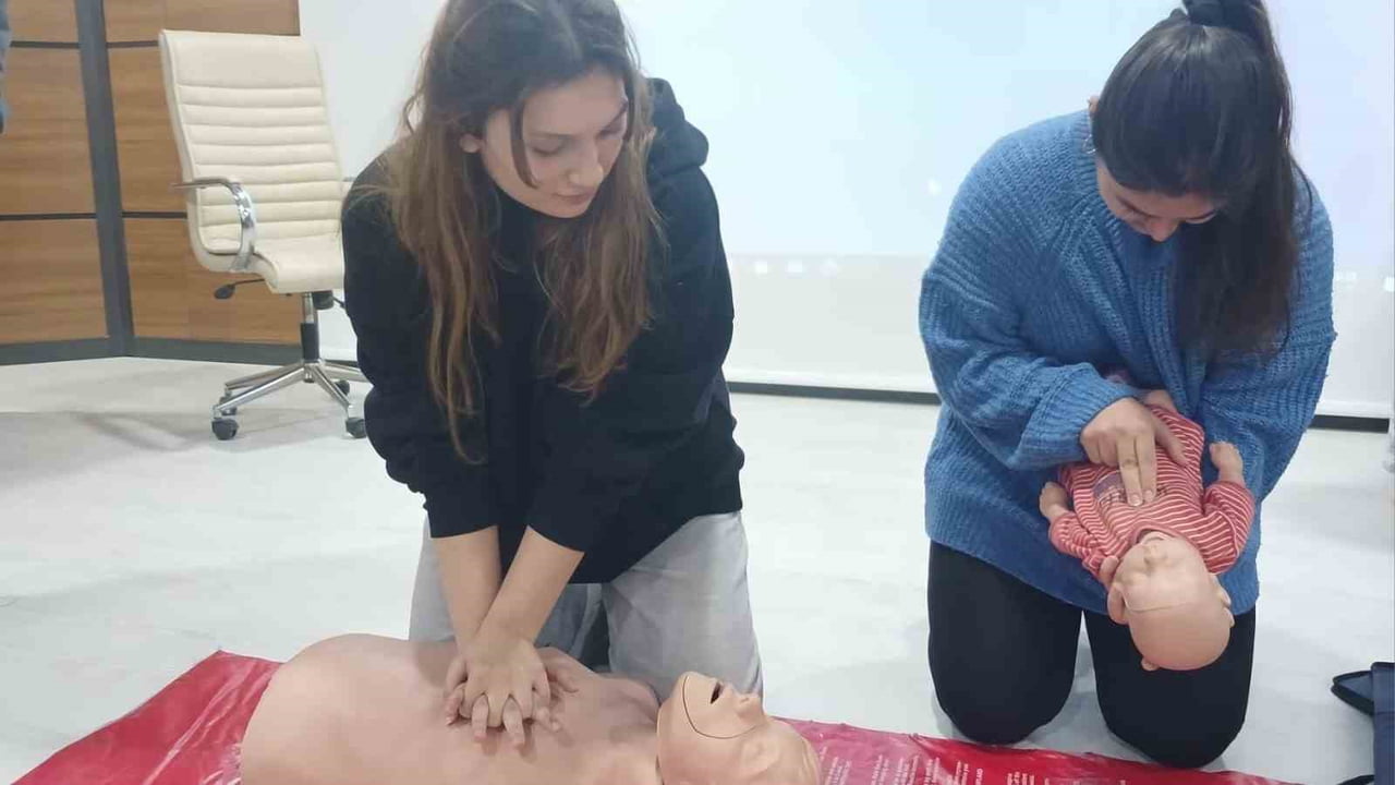 AYDIN İL MİLLİ EĞİTİM MÜDÜRLÜĞÜ İLK YARDIM MERKEZİ’NDEN GELEN EĞİTİCİ EŞLİĞİNDE KOÇARLI KYK...