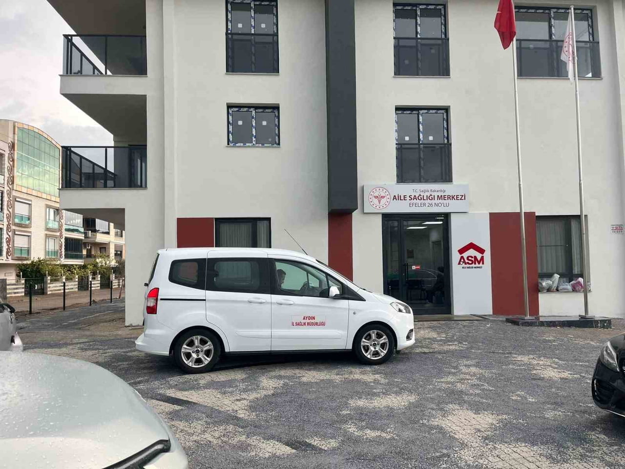 AYDIN’IN EFELER İLÇESİNDE BİR AİLE SAĞLIĞI MERKEZİNDE GÖREV YAPAN KADIN HEKİMİN ODASININ ELEKTRİĞİ...