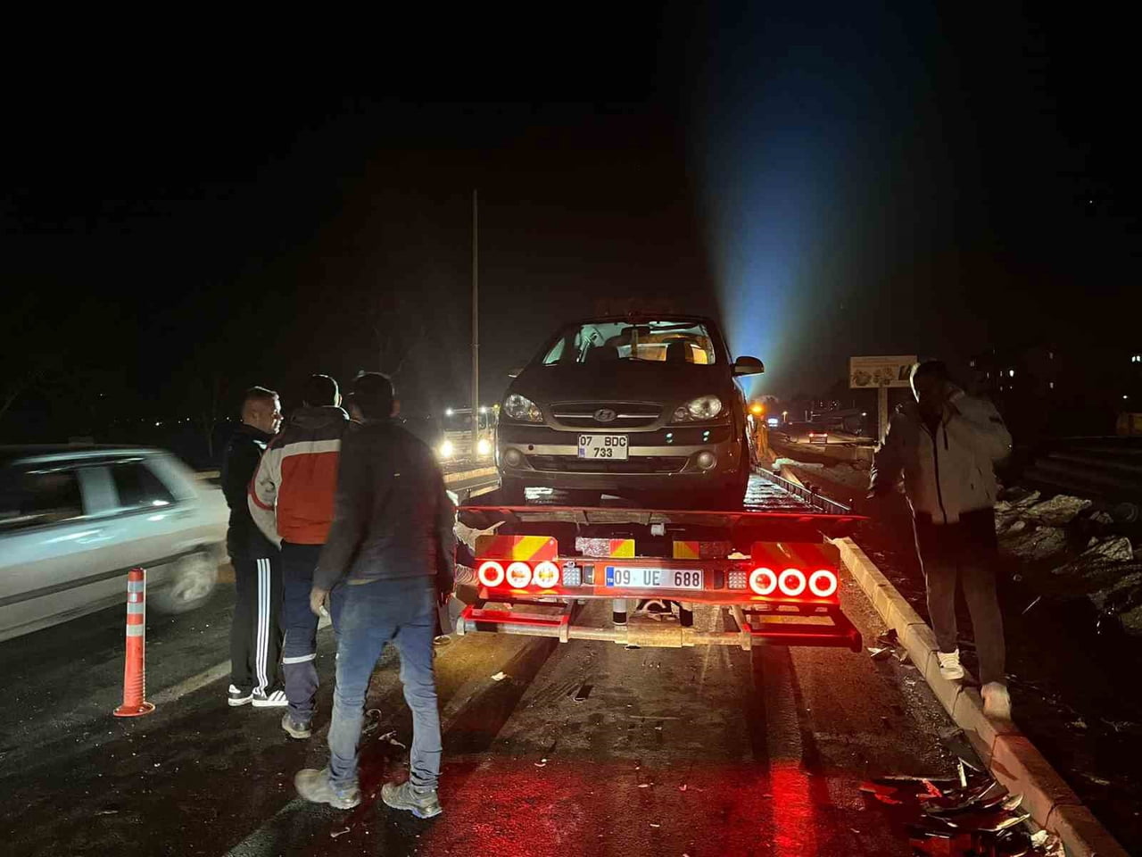 AYDIN’IN İNCİRLİOVA İLÇESİNDE ÜÇ OTOMOBİLİN KARIŞTIĞI ZİNCİRLEME TRAFİK KAZASINDA İKİ KİŞİ...