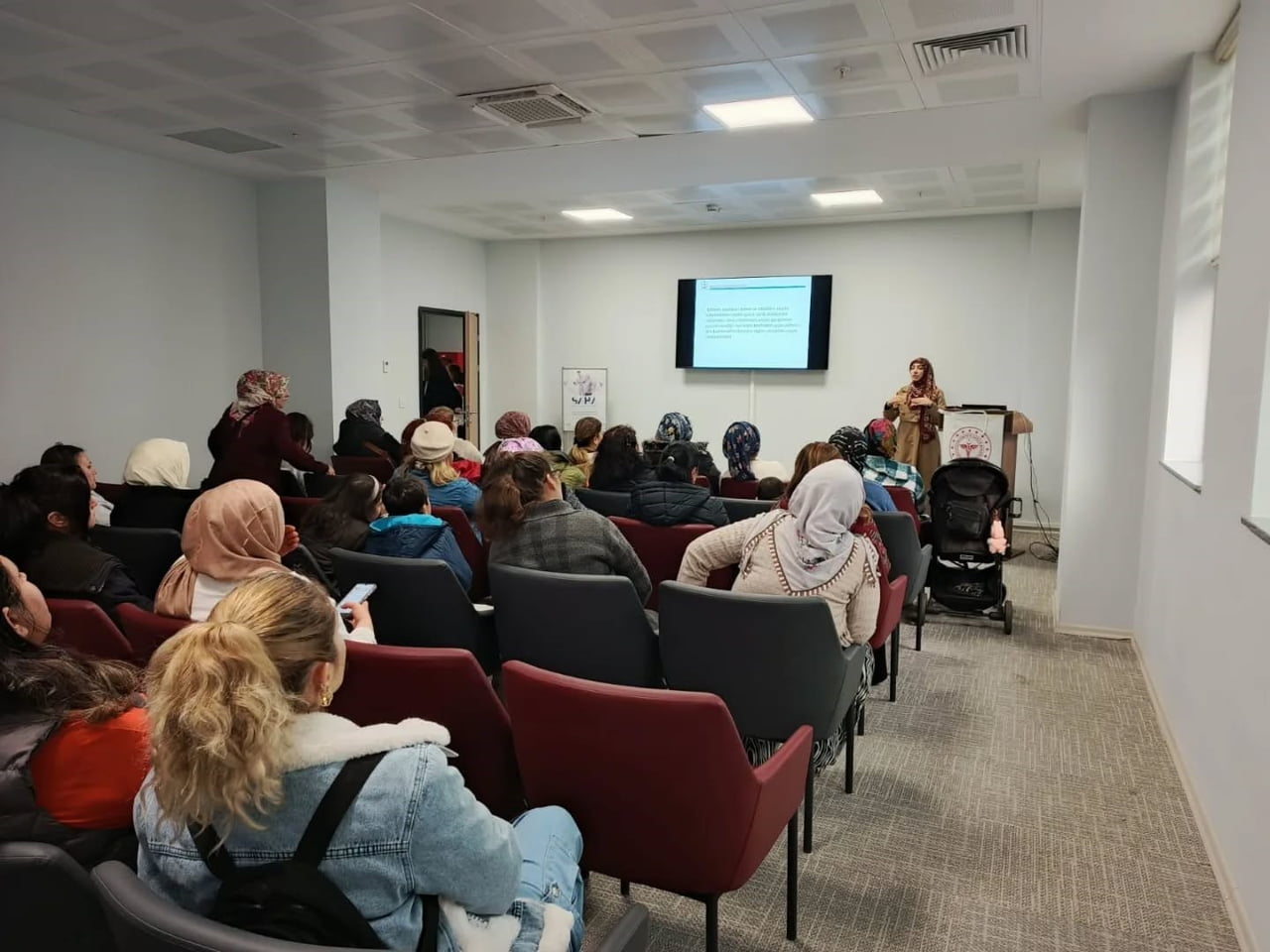 AYDIN’IN NAZİLLİ İLÇESİNDE CUMHURİYET SAĞLIKLI HAYAT MERKEZİ’NDE KADINLARA YÖNELİK BİLGİLENDİRİCİ...