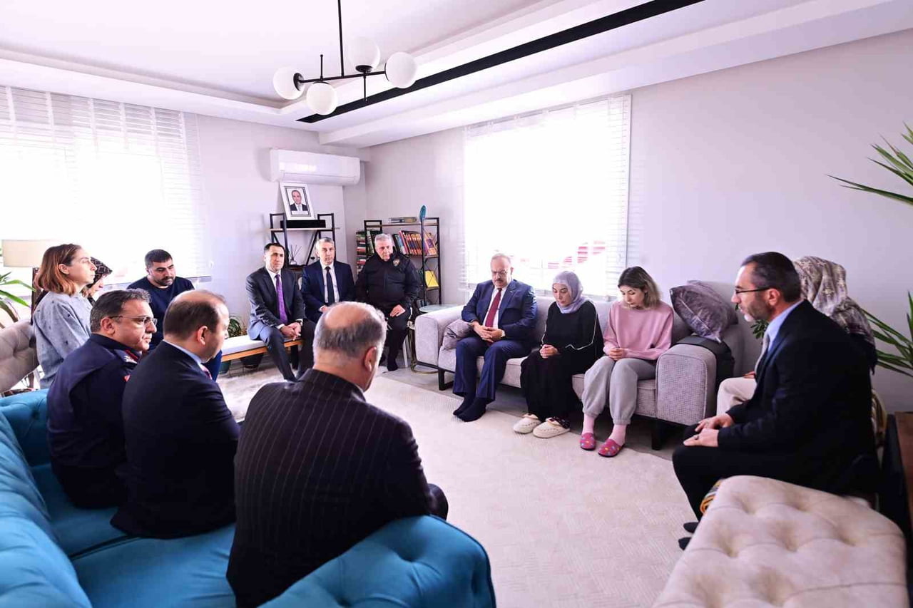 AYDIN VALİSİ YAKUP CANBOLAT, YALOVA’DA TERÖR ÖRGÜTÜ DEAŞ’A YÖNELİK GERÇEKLEŞTİRİLEN OPERASYON...