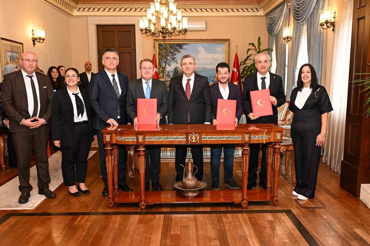 AYDOĞMUŞ MAHALLESİ'NDEKİ AİLE SAĞLIĞI MERKEZİ'NİN YAPIMINI HAYIRSEVERLER SERKAN UZUNOĞLU VE BETÜL...