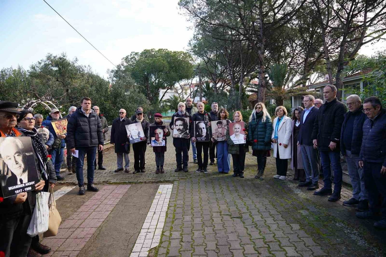 AYVALIK’TA UĞUR MUMCU UNUTULMADI