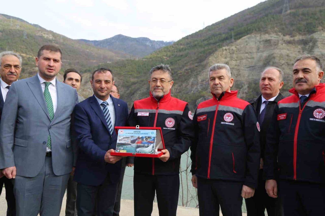 BAKANI  YUMAKLI, TÜRKİYE’DE SU ÜRÜNLERİ ÜRETİMİNİN 1 MİLYON TONU AŞTIĞINI, TÜRK SOMONU İHRACATININ...