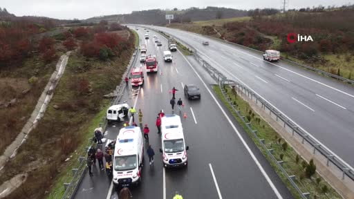 Balıkesir'de otoyolda zincirleme trafik kazası: 1 ölü 10 yaralı