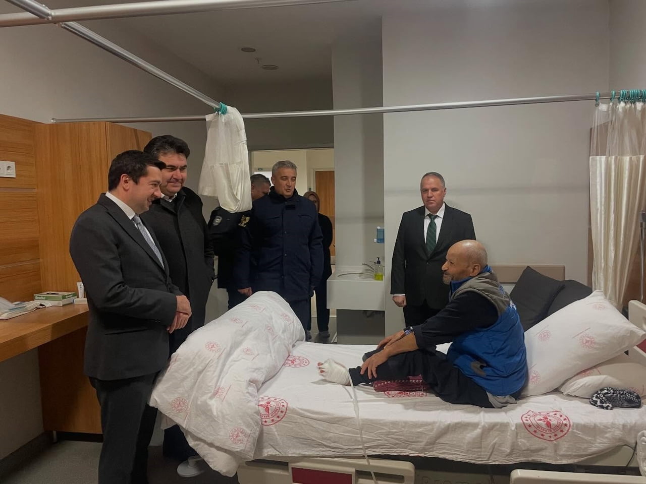 BALIKESİR’İN HAVRAN İLÇESİNDE İLÇE PROTOKOLÜ, YILBAŞI GECESİ GÖREV BAŞINDA OLAN GÜVENLİK GÜÇLERİNİ...