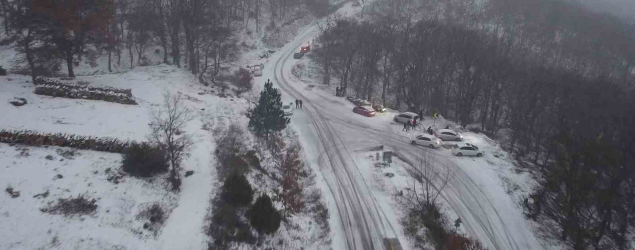 BALIKESİR ŞEHİR MERKEZİNE EN SON 5 YIL ÖNCE ÖRTÜ YAPAN KAR YAĞIŞI, BU SENE DE BİR TÜRLÜ...