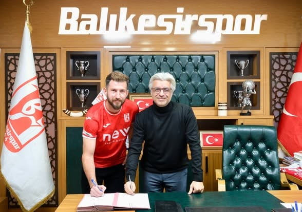 BALIKESİRSPOR AKIN ARICAN'A İMZA ATTIRDI