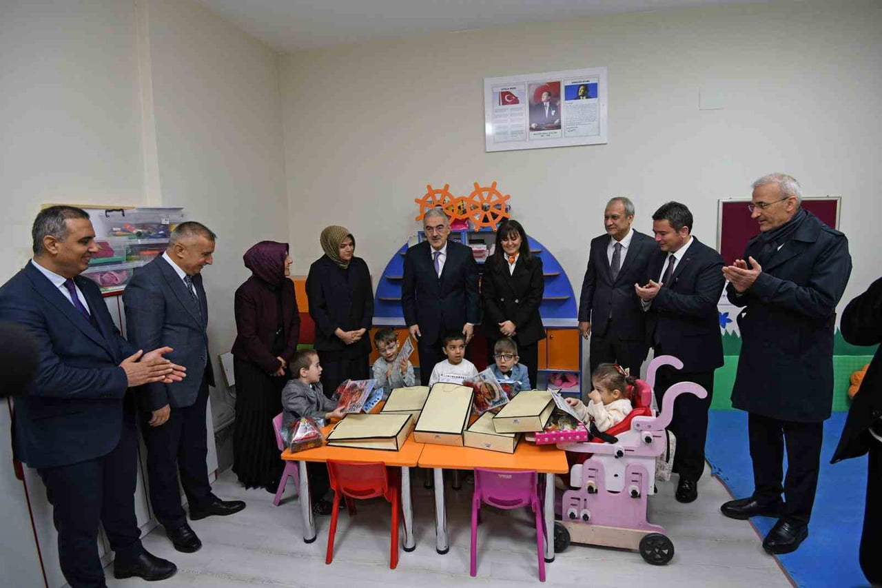 BAŞKAN AYDIN, ÖZEL GEREKSİNİMLİ ÇOCUKLARIN KARNE SEVİNCİNİ PAYLAŞTI  GÖKÇİN...