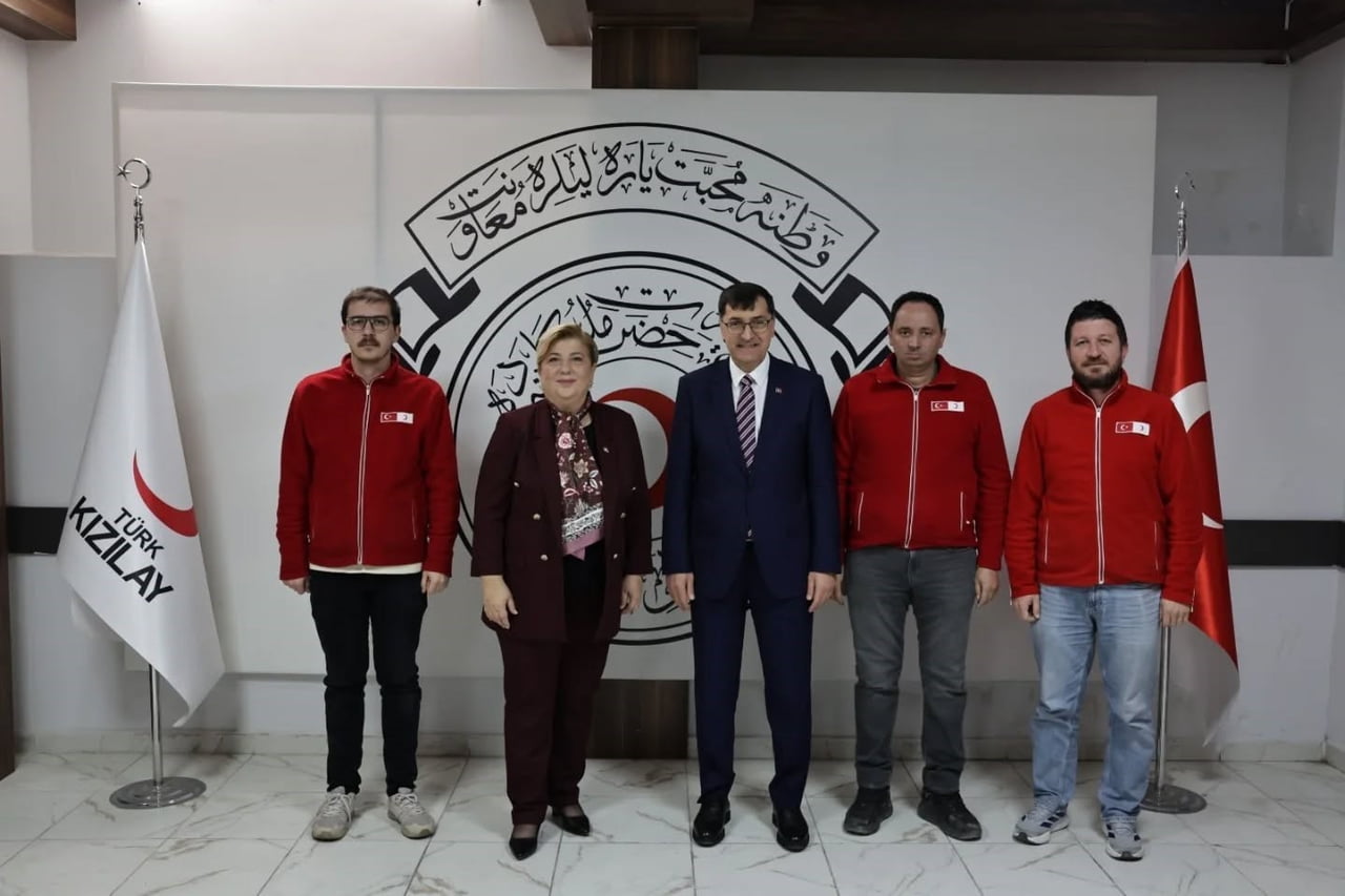 BAŞKAN EYÜP KAHVECİ'DEN KÜTAHYA TÜRK KIZILAY İL MERKEZİ'NE ZİYARET