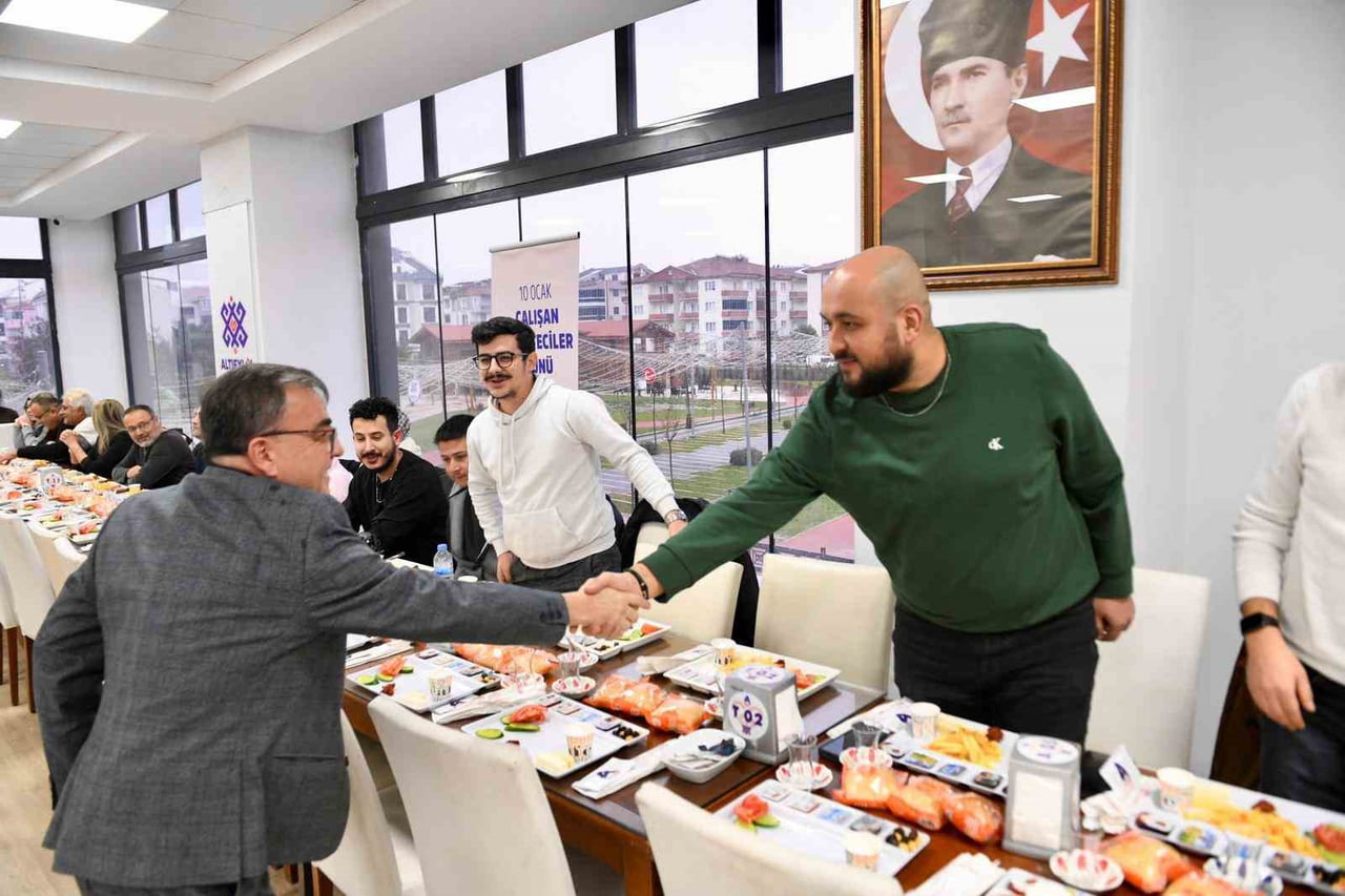 BAŞKAN HAKAN ŞEHİRLİ, ÇALIŞAN GAZETECİLER GÜNÜ’NDE BASINLA BULUŞTU