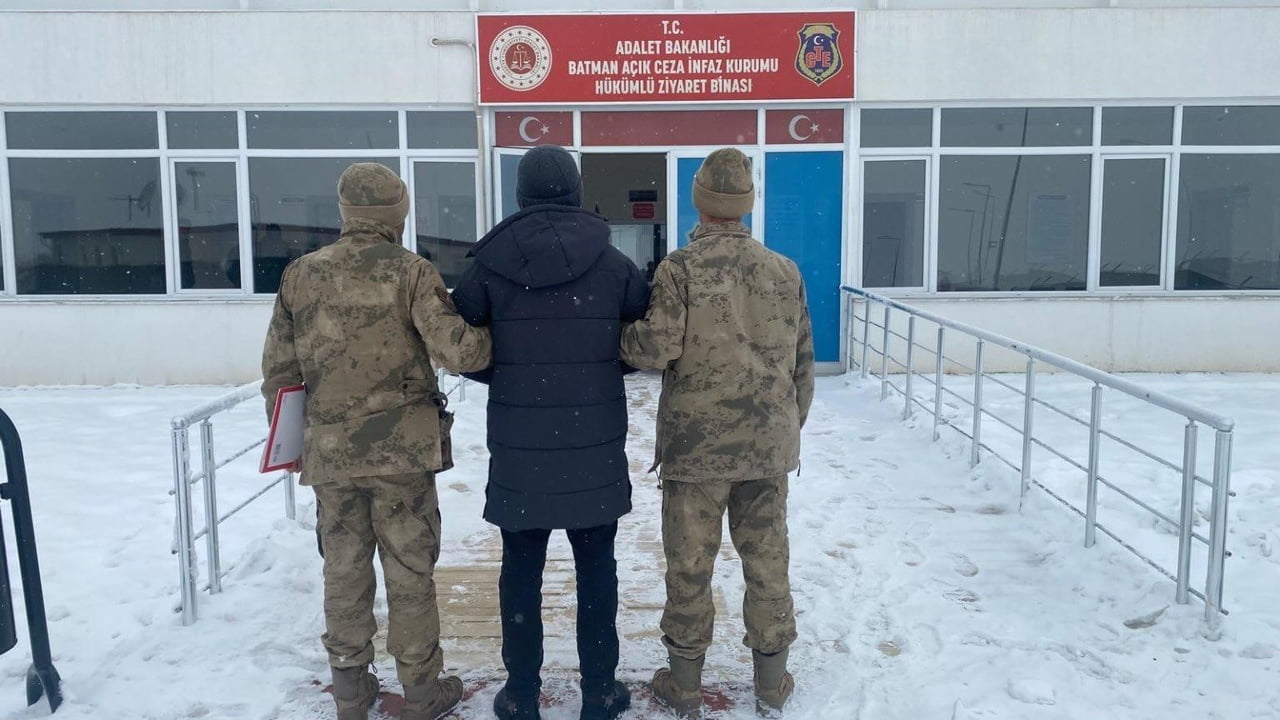 BATMAN İL JANDARMA KOMUTANLIĞI TARAFINDAN, NİTELİKLİ SUÇLARDAN ARANAN ŞAHISLARA YÖNELİK PEŞ PEŞE...