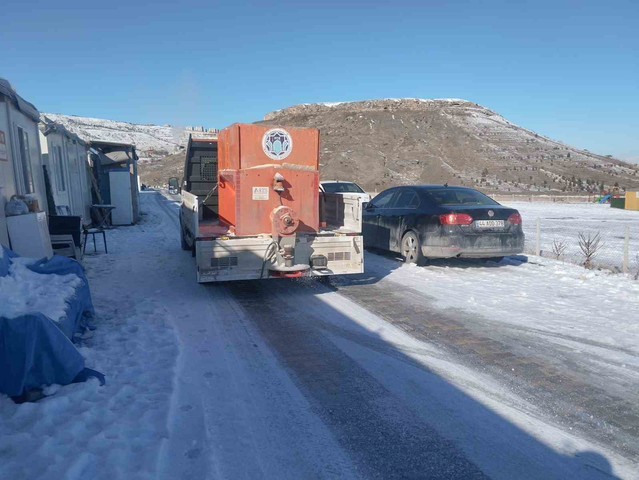 BATTALGAZİ'DE GECE BOYU KAR MESAİSİ