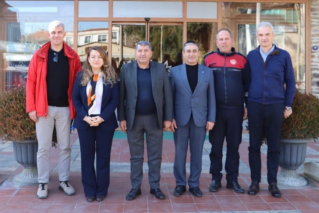 BAYINDIR BELEDİYE BAŞKANI DAVUT SAKARSU, İZMİR BÜYÜKŞEHİR İTFAİYE DAİRE BAŞKANI YAŞAR KORKMAZ VE...