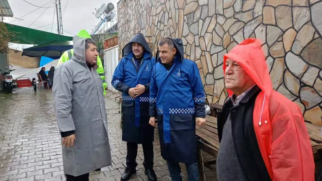 BAYINDIR NERGİS VE KURU ÇİÇEK FESTİVALİ İPTAL EDİLDİ: BAŞKAN SAKARSU FESTİVAL ALANINDA