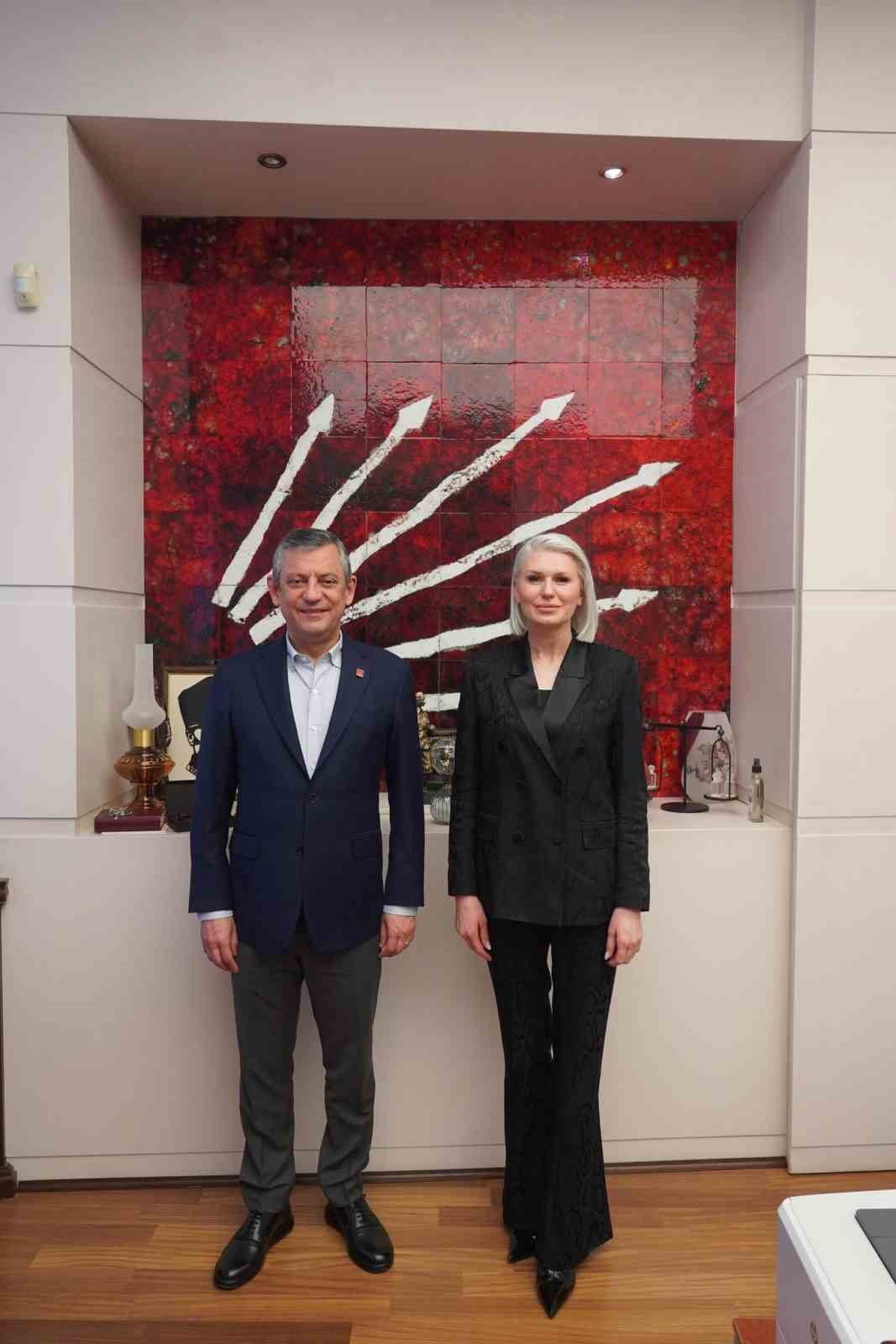 BELEDİYE BAŞKANI SUBAŞI GENEL BAŞKAN ÖZGÜR ÖZEL İLE BİR ARAYA GELDİ