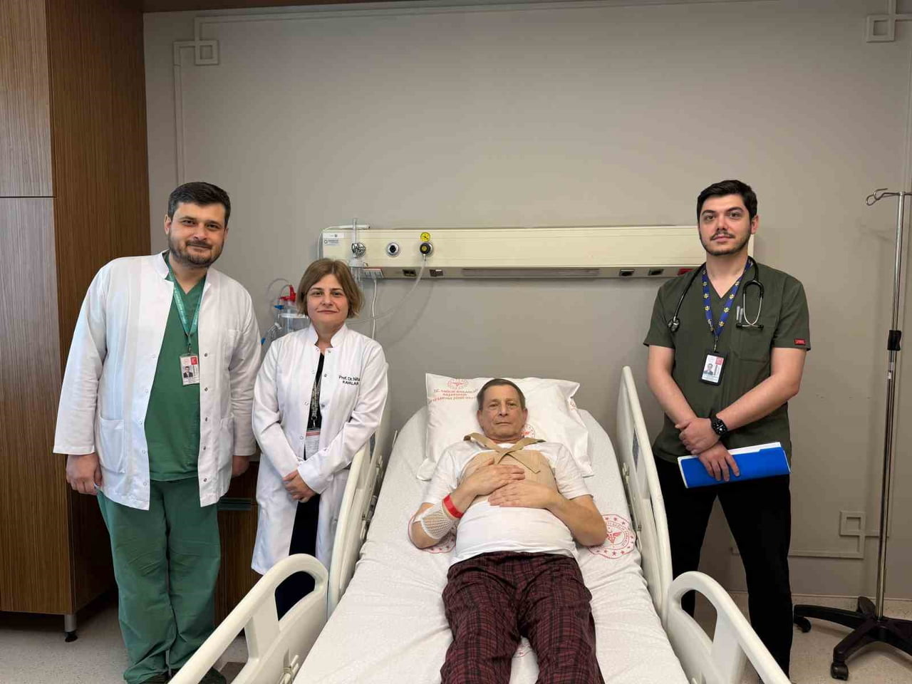 BERND BROCKMEYER VE DOKTOR EKİBİ