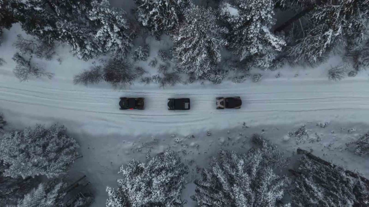 BEYAZ ÖRTÜYLE KAPLANAN YAYLA, KARTPOSTALLIK MANZARALARI VE DRONE İLE HAVADAN GÖRÜNTÜLENEN EŞSİZ...