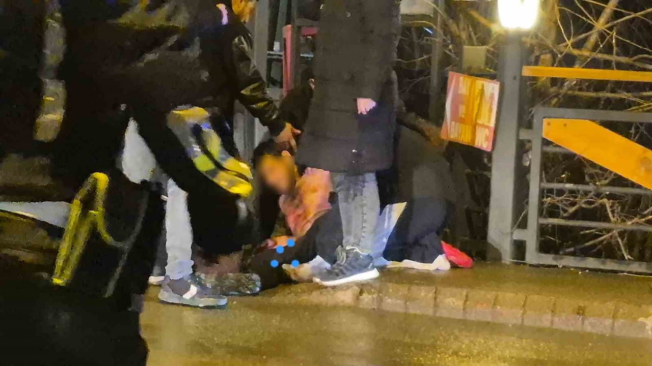 BIÇAKLI KAVGADA N.G. AĞIR YARALANDI.