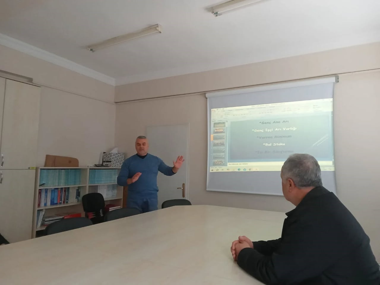 BİLECİK’TE ARI YETİŞTİRİCİLERİNE EĞİTİM VERİLDİ