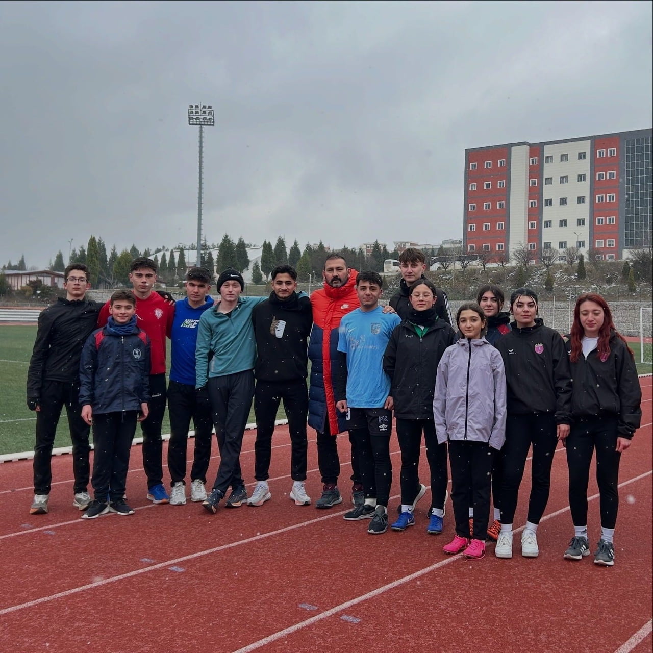 BİLECİK’TE ATLETİZM ANTRENMANLARI SÜRÜYOR