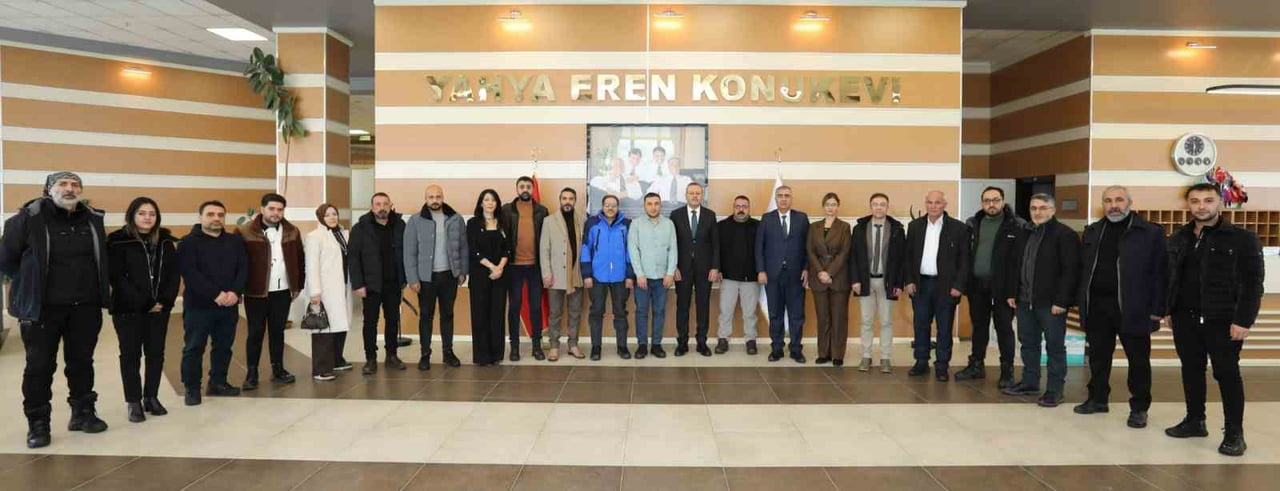 BİTLİS EREN ÜNİVERSİTESİ TARAFINDAN 10 OCAK ÇALIŞAN GAZETECİLER GÜNÜ DOLAYISIYLA KAHVALTI PROGRAMI...