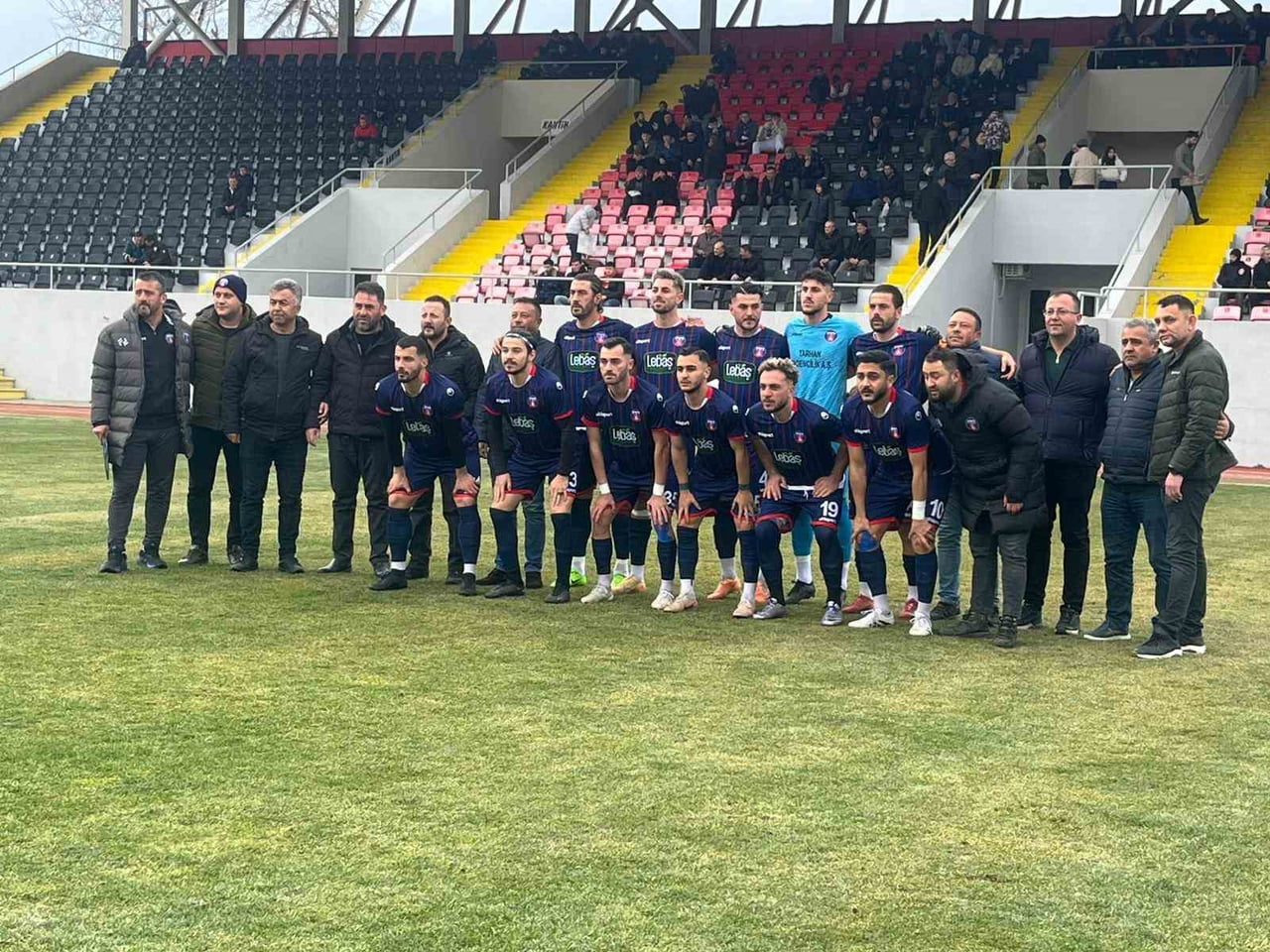 BÖLGESEL AMATÖR LİG (BAL) İLK YARISININ SON HAFTASINDA TAVŞANLI ADA STADI’NDA İZNİKSPOR’U KONUK...