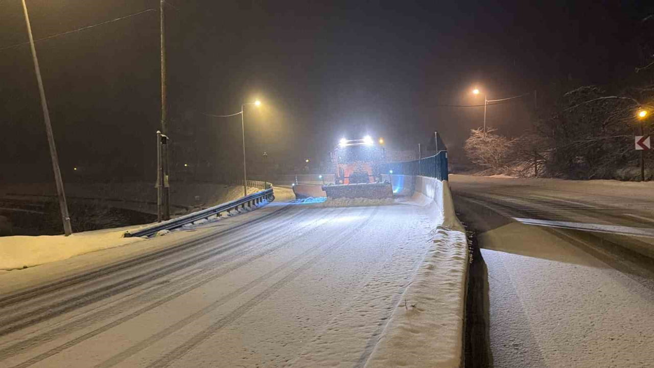 BOLU DAĞI GEÇİŞİNDE BEKLENEN KAR YAĞIŞI ETKİSİNİ GÖSTERMEYE BAŞLADI.  HAVADAN DRONE İLE...