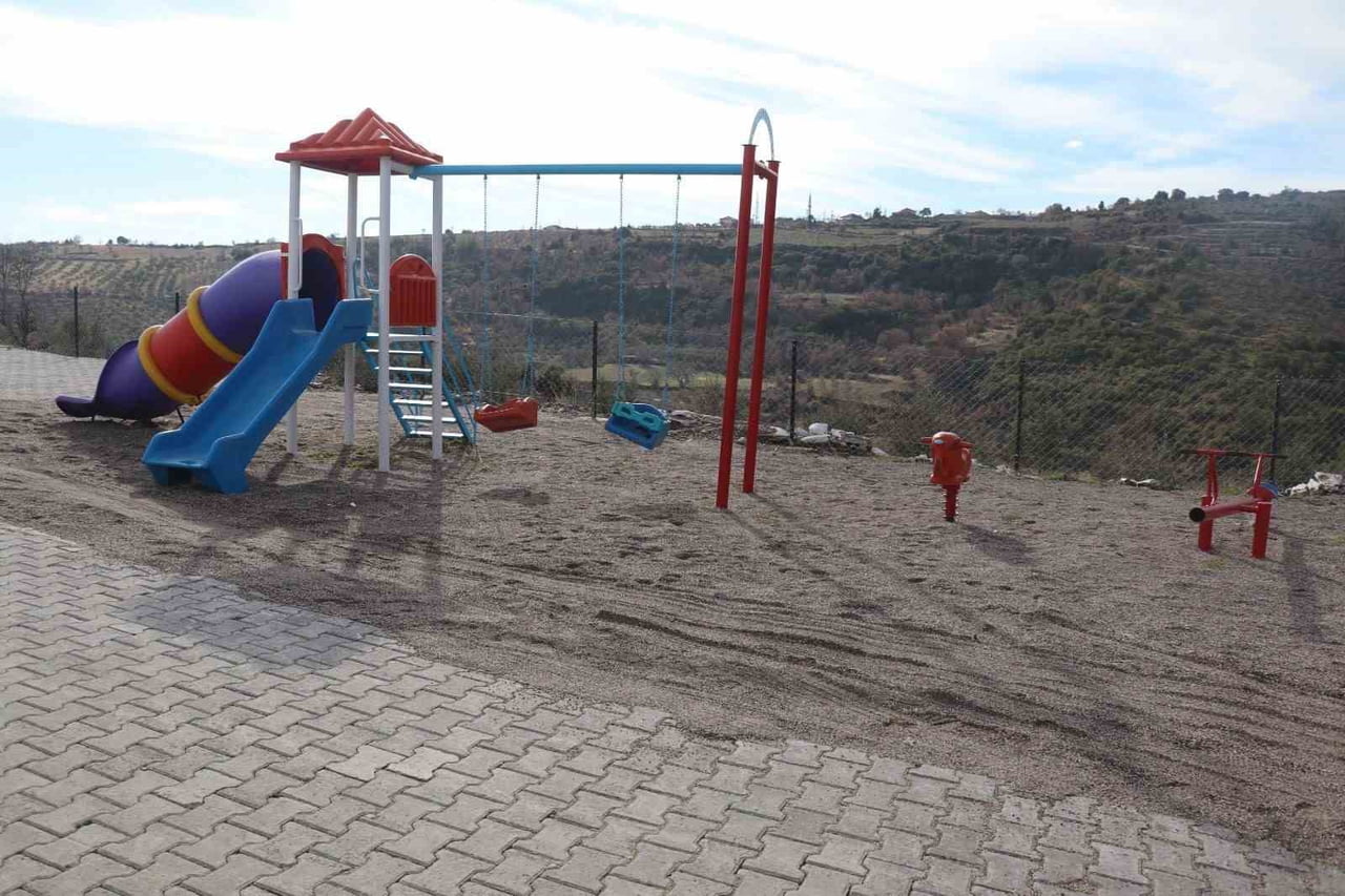 BOZDOĞAN BELEDİYESİ, KIZILTEPE MAHALLESİ’NDE BULUNAN SOSYAL TESİSTE YENİLEME ÇALIŞMALARINI...