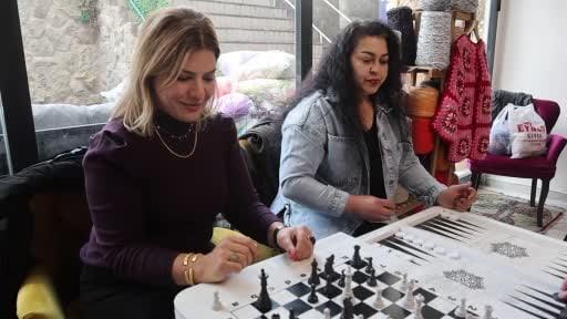 Bu kafeye erkekler giremiyor