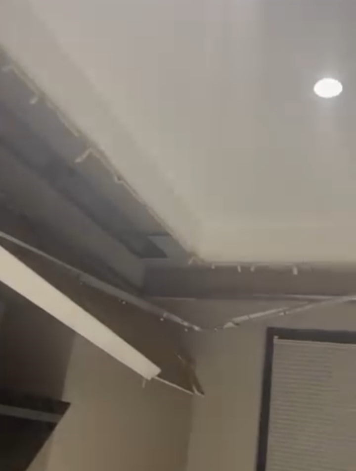 BURSA'DA İNŞAATI YENİ TAMAMLANAN BİR BİNADAKİ DAİREDE MUTFAK TAVANI ÇÖKTÜ. O ANLAR GÜVENLİK...