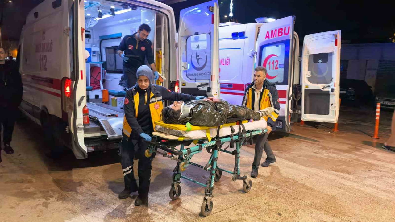 BURSA'NIN İNEGÖL İLÇESİNDE MEYDANA GELEN KAZADA MOTOSİKLETİN ÇARPTIĞI YAYA VE SÜRÜCÜ...