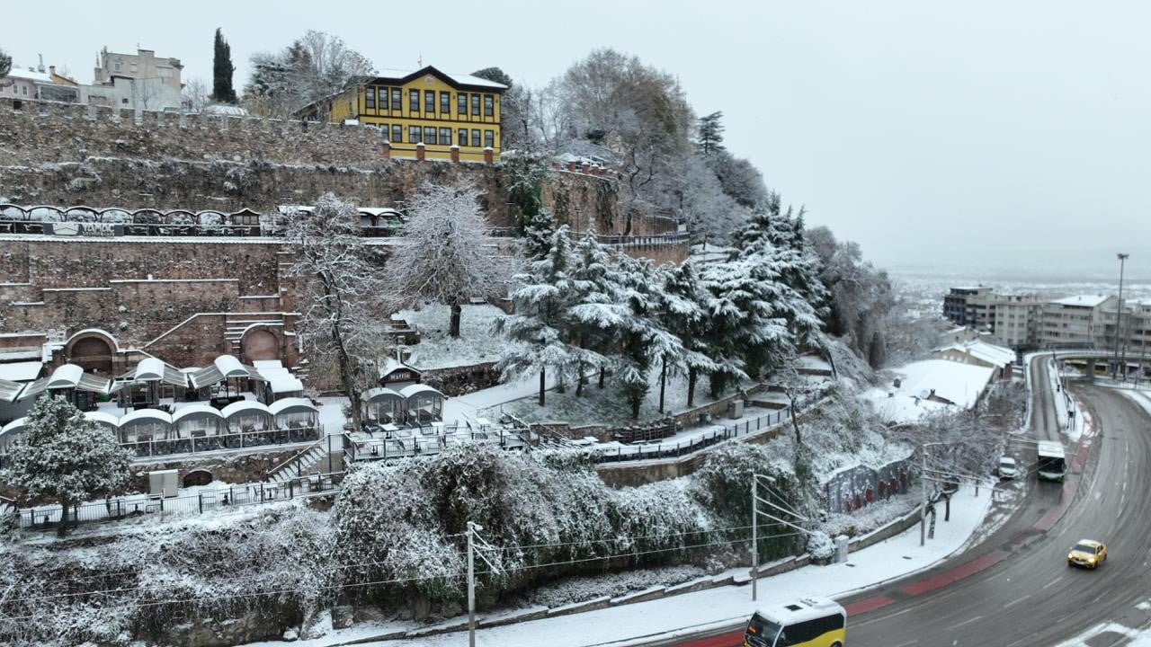 BURSA BEYAZA BÜRÜNDÜ. DRON İLE GÖRÜNTÜLENDİ