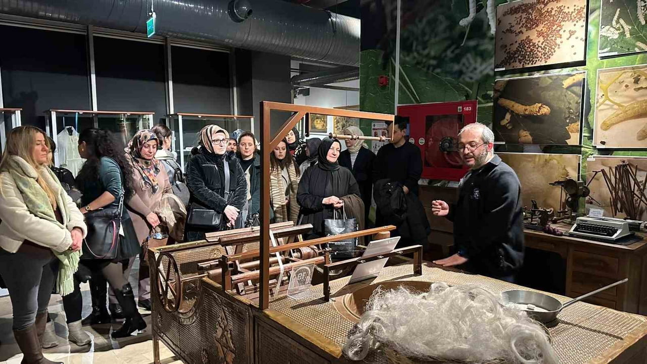 BURSA BÜYÜKŞEHİR BELEDİYESİ BÜNYESİNDEKİ BURSA KENT AKADEMİSİ’NDE GÖREV ALAN EĞİTMENLER, YARIYIL...