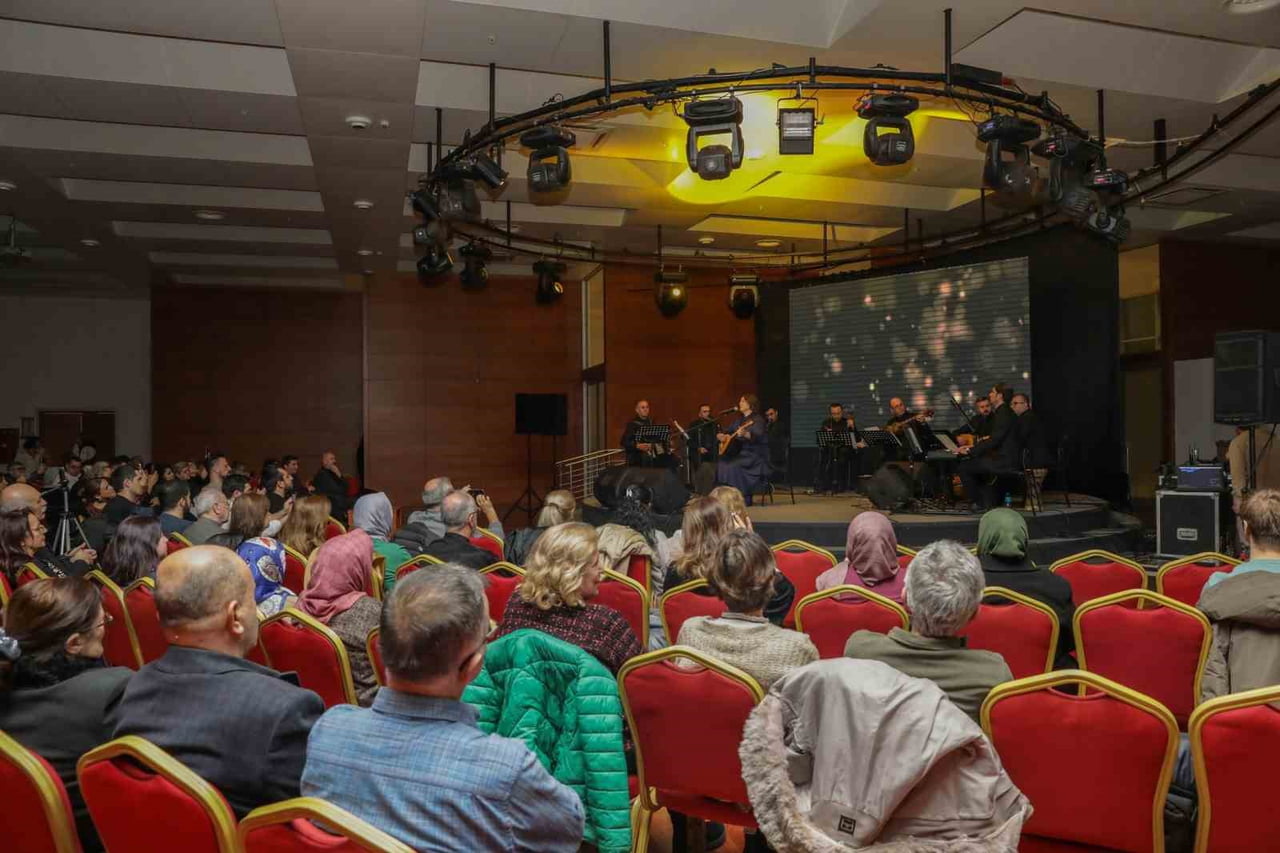 BURSA BÜYÜKŞEHİR BELEDİYESİ ORKESTRA ŞUBE MÜDÜRLÜĞÜ TARAFINDAN DÜZENLENEN ‘YÜREĞİMİZDEKİ EZGİLER’...