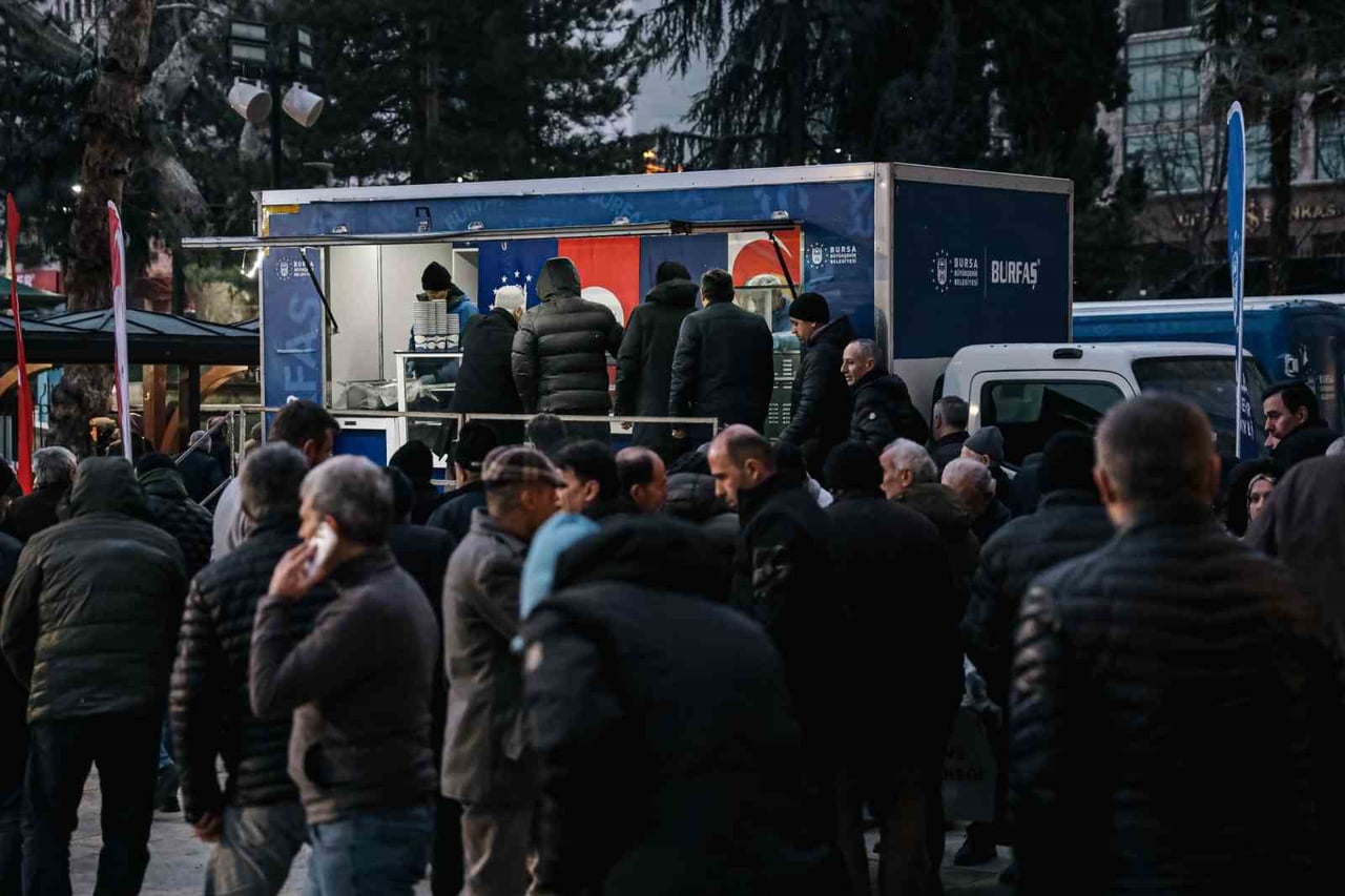 BURSA BÜYÜKŞEHİR BELEDİYESİ, ÜÇ AYLARIN MANEVİ ATMOSFERİNDE PAYLAŞMA VE DAYANIŞMA KÜLTÜRÜNÜ...