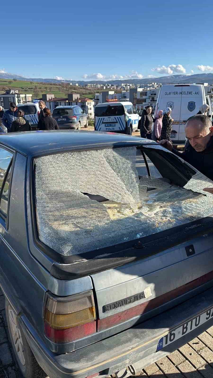 BURSA’DA İNŞAAT SAHASINDA KONTROLLÜ PATLAMA, KONTROLDEN ÇIKTI... ARAÇLAR, BİNALAR HASAR ALDI