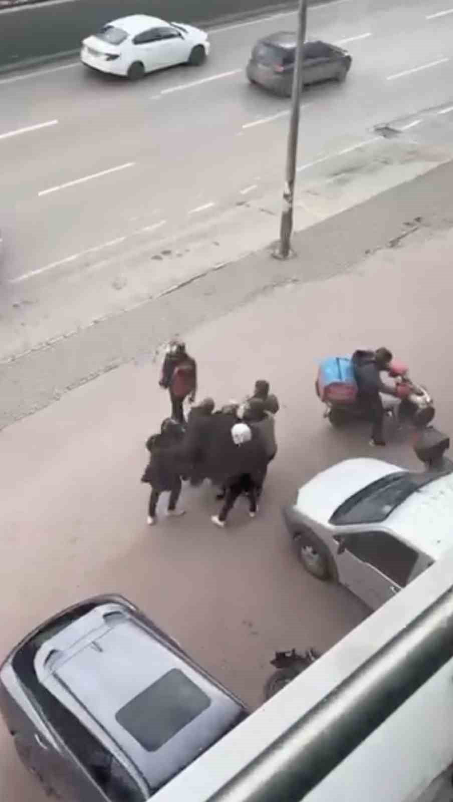 BURSA’DA LODOSA YAKALANAN YAŞLI KADINA KURYELER SİPER OLDU  - GÖKÇİN ÖDÜL/BURSA-İHA