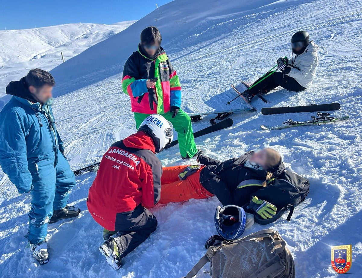 BURSA İL JANDARMA KOMUTANLIĞI EMRİNDE GÖREV YAPAN JANDARMA ARAMA KURTARMA (JAK) TİMİ, ULUDAĞ KAYAK...
