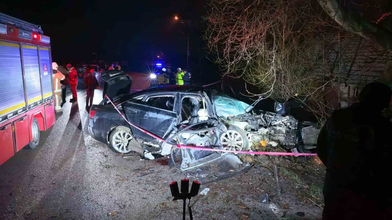 BURSA’NIN İNEGÖL İLÇESİNDE 2 KİŞİNİN HAYATINI KAYBETTİĞİ, 2 KİŞİNİN YARALANDIĞI KAZADA, KAZAYA...