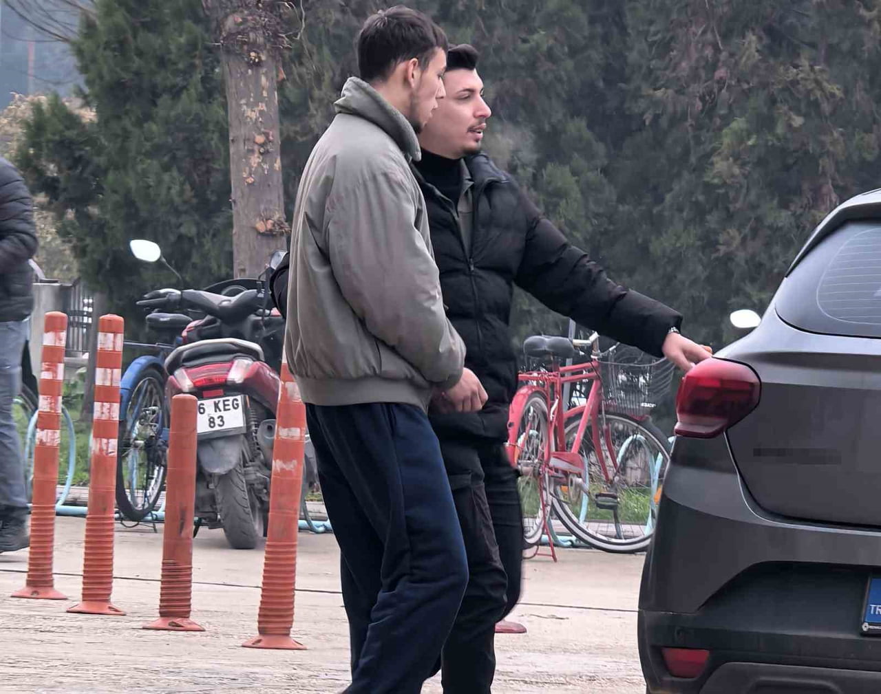 BURSA’NIN İNEGÖL İLÇESİNDE NARKOTİK BÜRO AMİRLİĞİ EKİPLERİNCE UYUŞTURUCU TACİRLERİNE YÖNELİK...