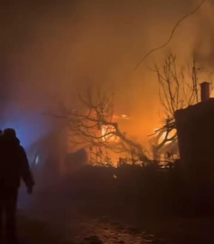 BURSA’NIN ORHANELİ İLÇESİNE BAĞLI SÜLEYMANBEY KÖYÜ’NDE ÇIKAN EV YANGININDA, İŞÇİDER GENEL BAŞKAN...